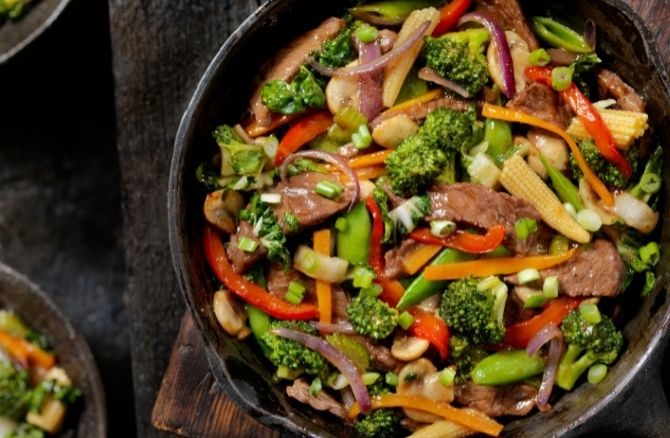 Salteado de brócoli y verduras mixtas | Greater Chicago Food Depository